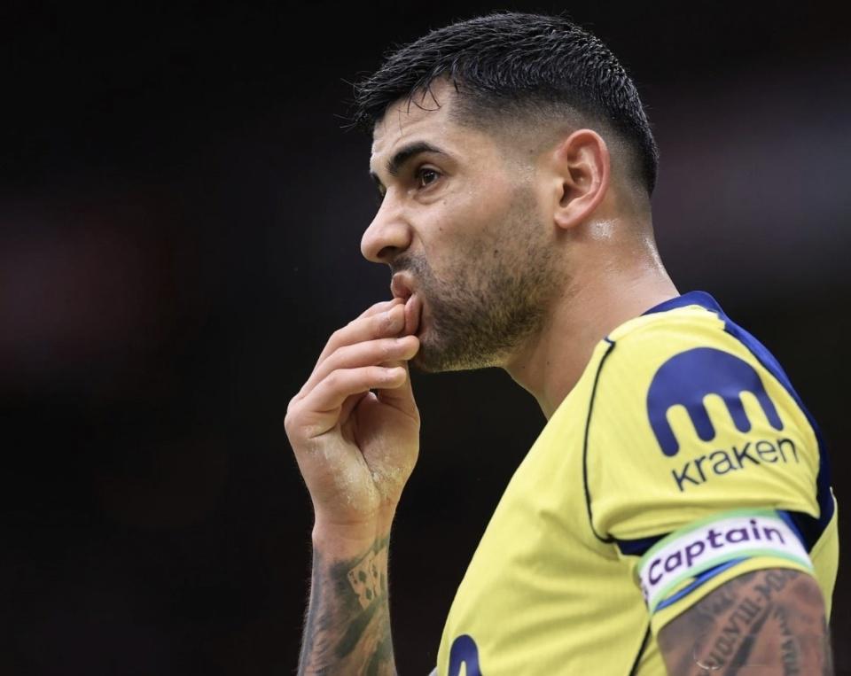 德不配位！热刺队长曾抱怨球队只剩11人，如今恶意染红停赛4场