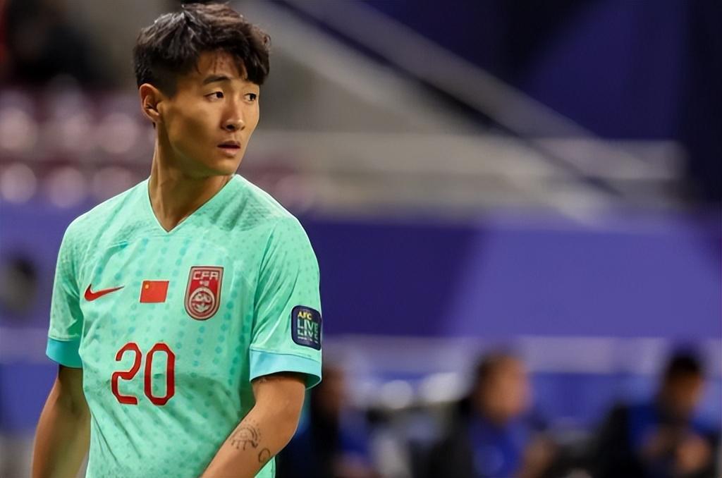 意外！他宁愿待在成都蓉城一年都无球可踢，都拒绝提前转会离队