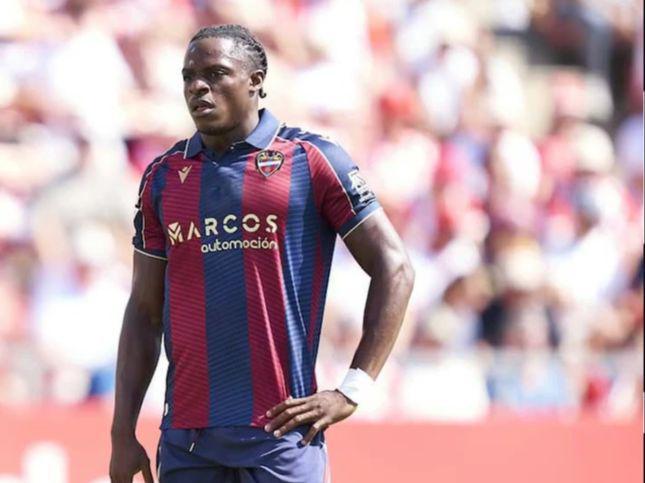 曼联有意莱万特前锋埃永,阿森纳也加入争夺战