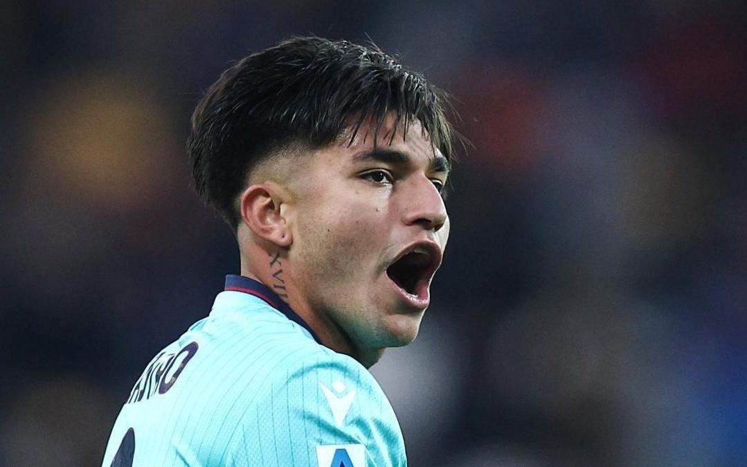 斯基拉：英超俱乐部想签圣地亚哥卡斯特罗，但博洛尼亚不想卖