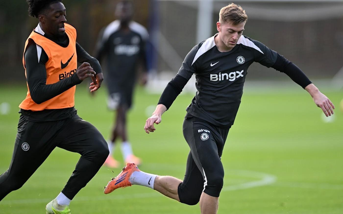 邮报：迪萨西被拍到回归切尔西一线队训练