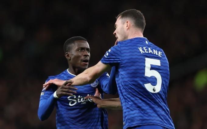 卫报：盖伊赛后向队友道歉，埃弗顿全队