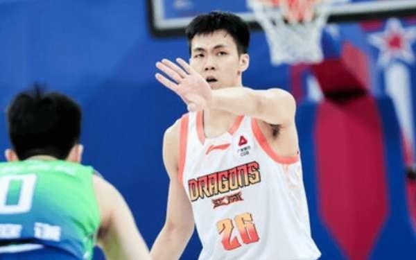 真香！CBA“菜鸟”再砍30+，5场比赛场