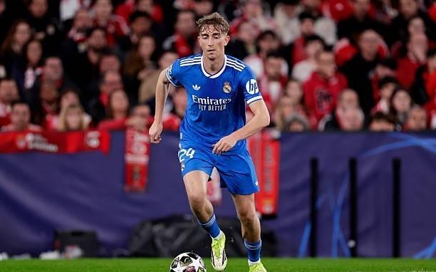 顶风作案皇马官方发公告抵制种族歧视后仅2天，赫伊森转发辱华内容