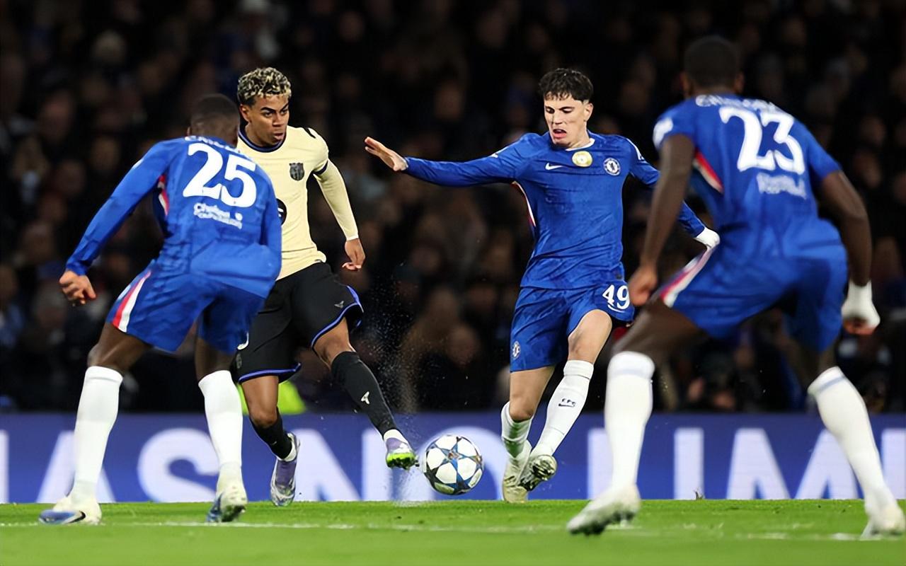 切尔西30十人巴萨！欧冠4轮不败杀进前八阿劳霍染红亚马尔哑火