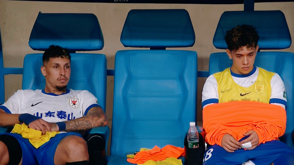 读秒绝平！连扳2球，爆冷拖住泰山！李霄鹏：为中超破解关键难题