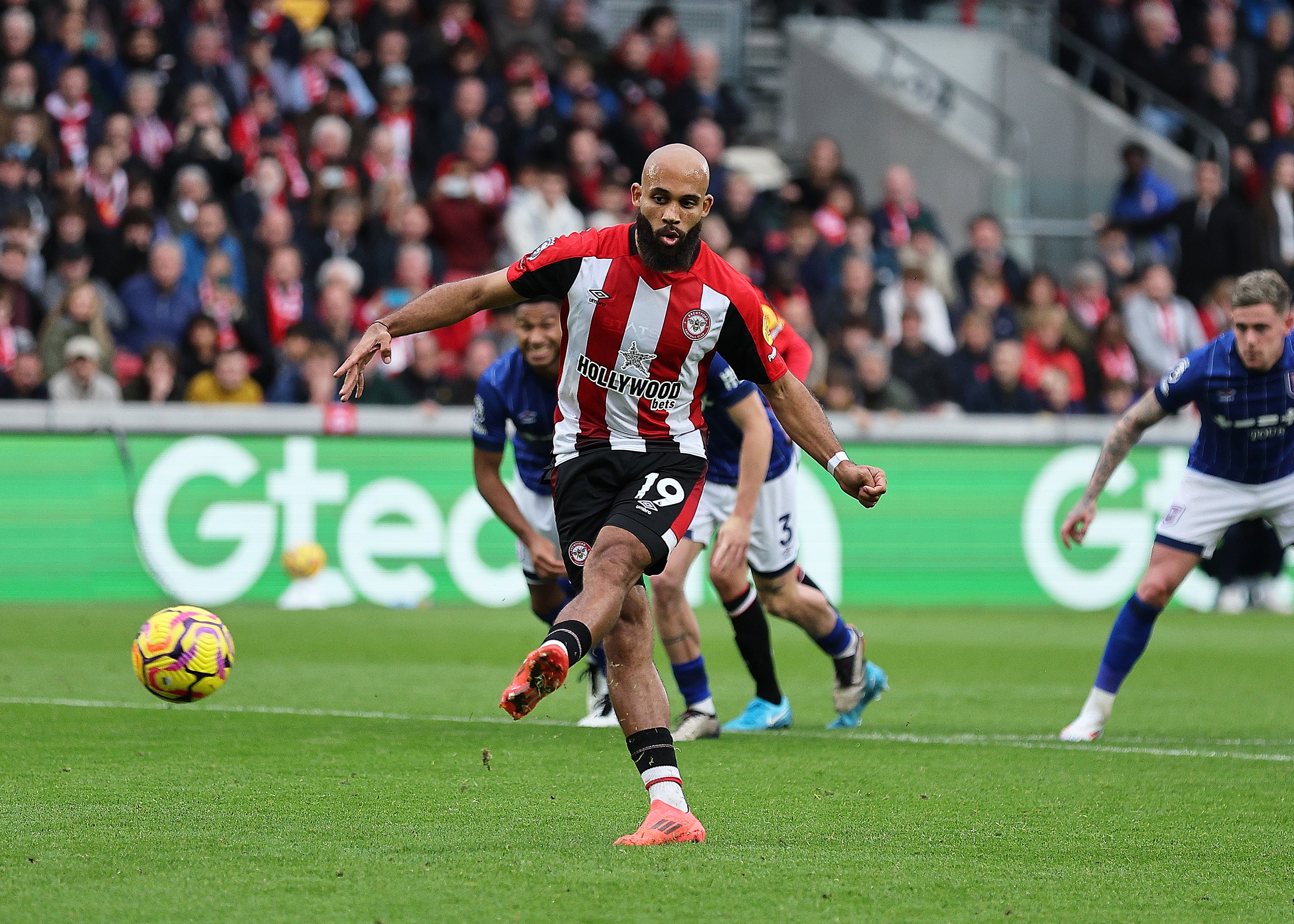 电讯报：布伦特福德可能提高姆贝莫的要价，米特洛维奇不会去曼联