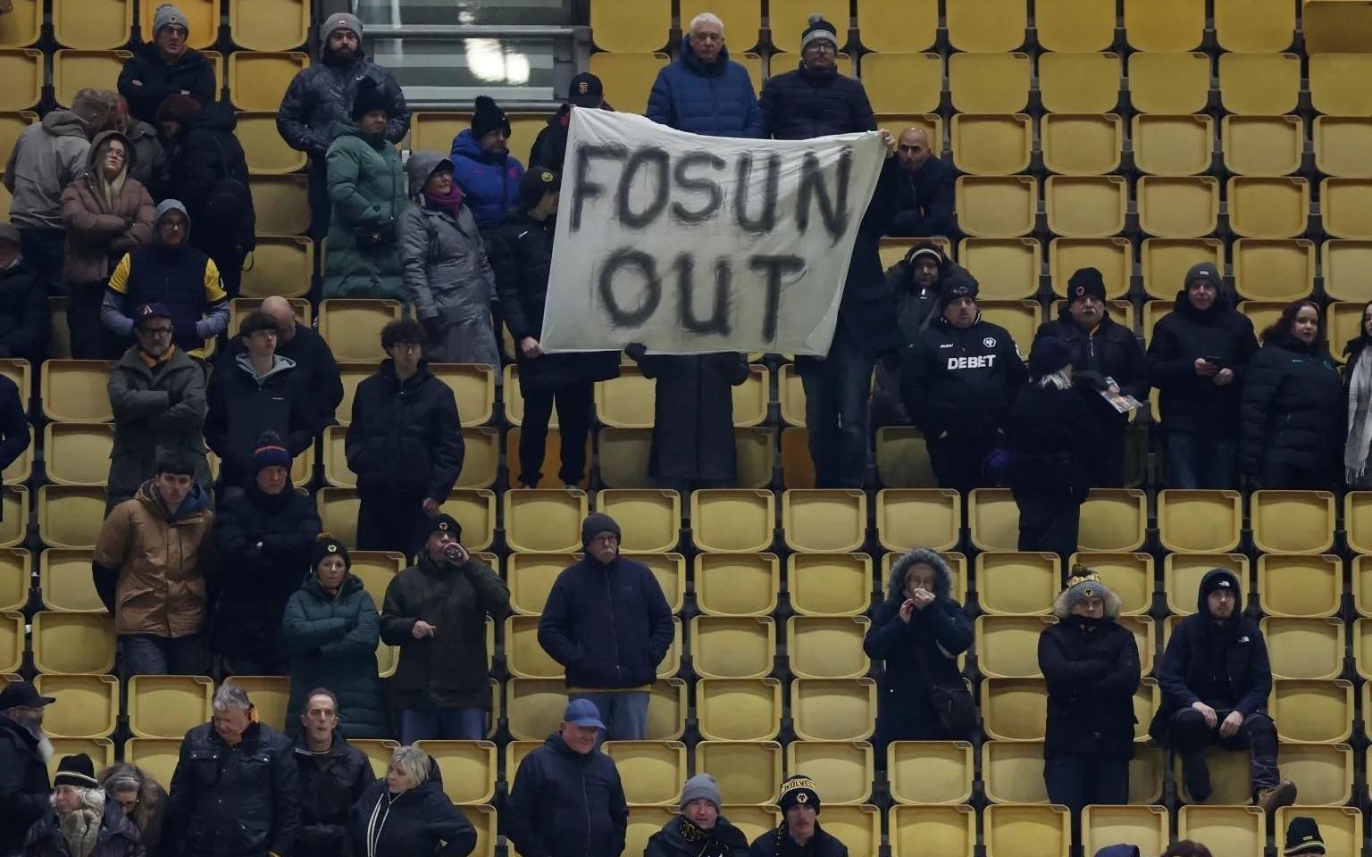 比赛第15分钟才入场，狼队球迷将在对