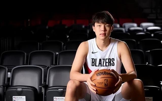 NBA杨瀚森变得更快更强了，詹姆斯回