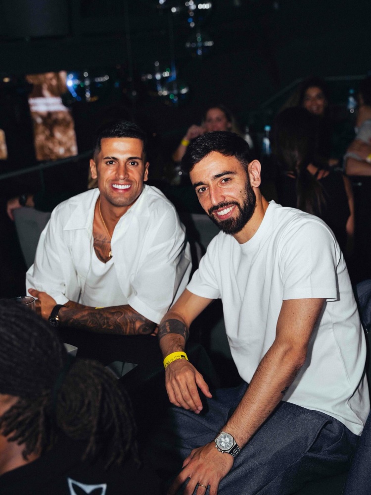 B费出席坎塞洛生日派对，目前正与其球队利雅得新月传绯闻