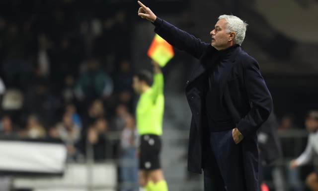 门德斯知会穆里尼奥，想把希腊凯恩卖到西甲，已在马卡报上推销了