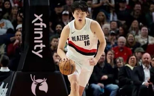 血染赛场！3+3+2+2！杨瀚森，真进步了！