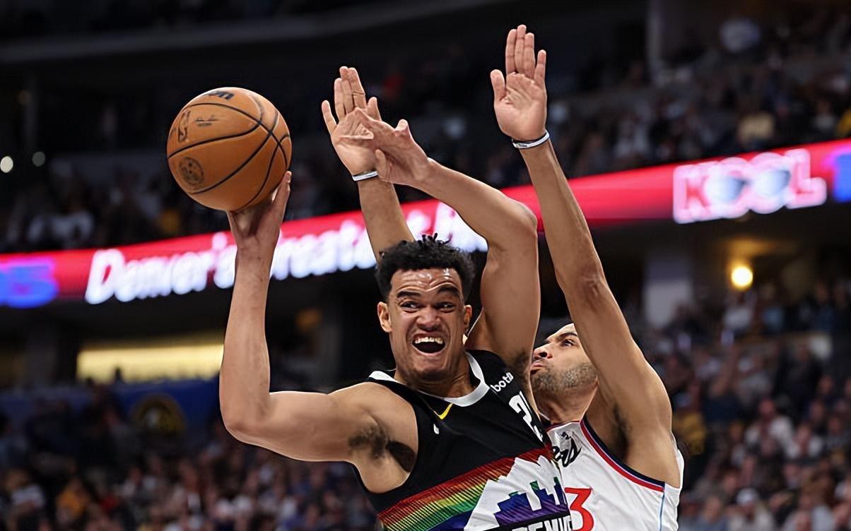 轻轻松松完爆了开拓者！掘金锋线新星的身价看起来还在不断提升