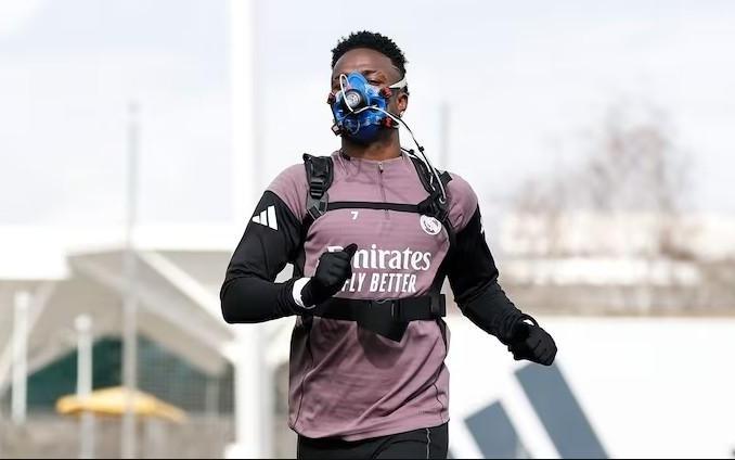 阿斯：维尼修斯本轮西甲五黄停赛，将随平图斯进行专项训练