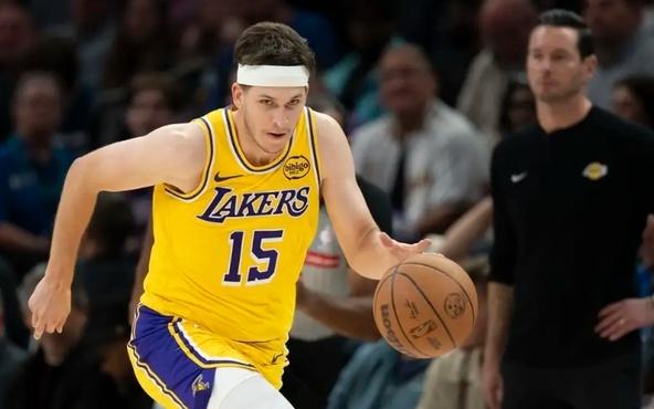 里夫斯数据炸裂引发湖人动荡,交易詹姆斯势在必行