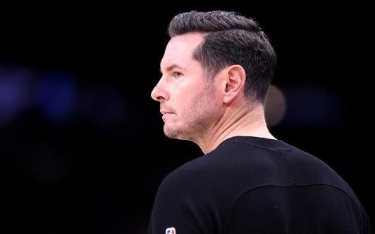 雷迪克：自詹姆斯回归后我们的进攻组