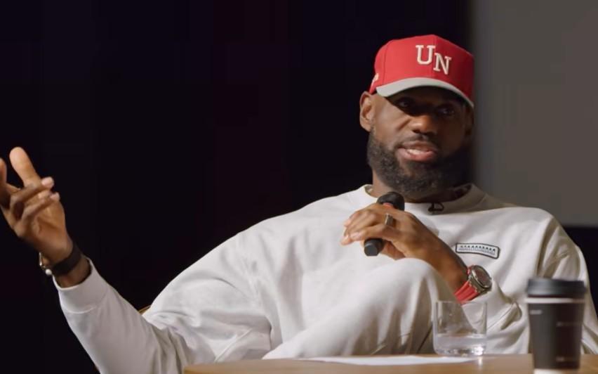 詹姆斯：没人比我更严于律己，季后赛我会关手机没人找得到我