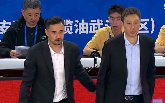 见证历史了！第一支被NBL球队击败的C