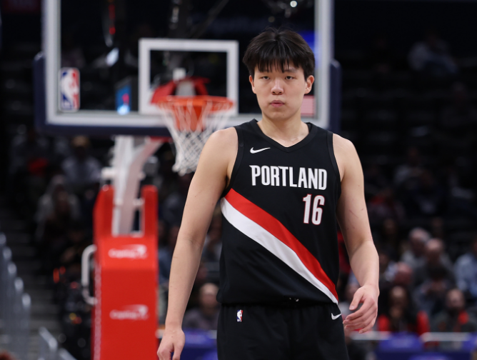 杨瀚森连3天出战5分1暴扣！开拓者送步行者9连败阿夫迪亚18+8