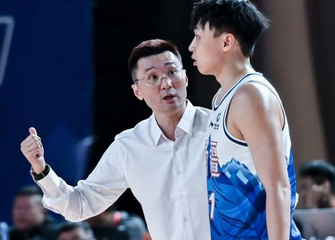 时隔41天！新疆男篮终于官宣同意刘炜因身体原因辞职