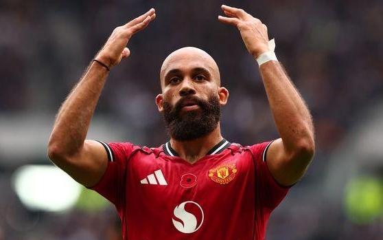 曼晚：姆伯莫是曼联近几年最成功的引援，他是即插即用的代表