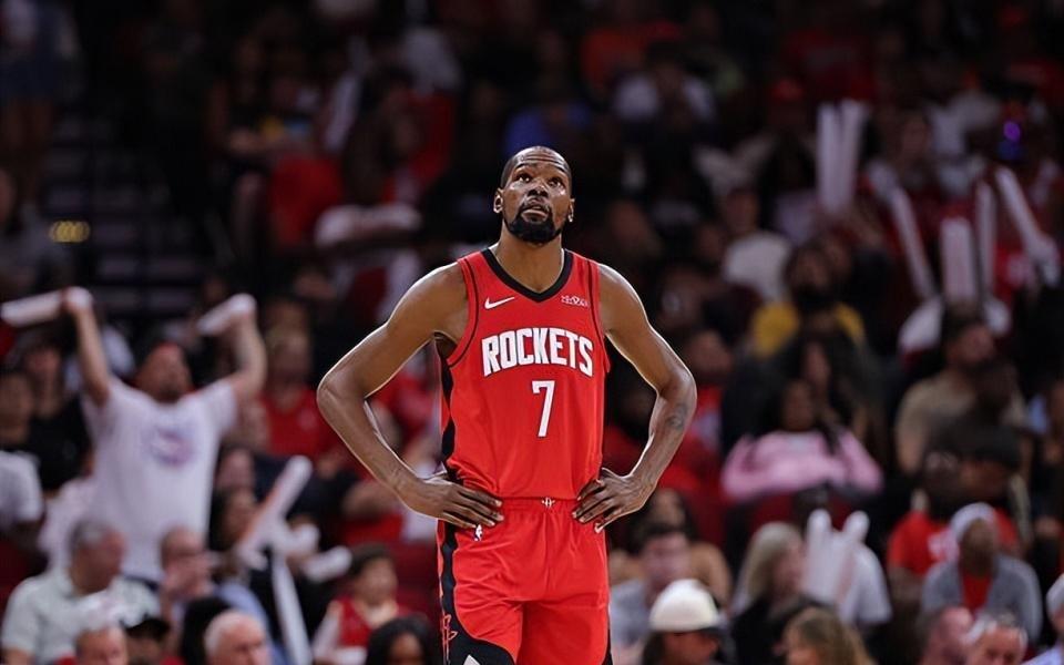 杜兰特：火箭有很多高球商的球员，在休