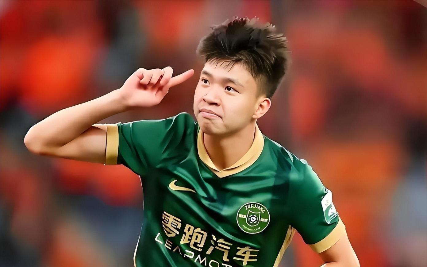 举世关注！外媒盛赞中国男足18岁天才：他有球王风范，已超越武磊