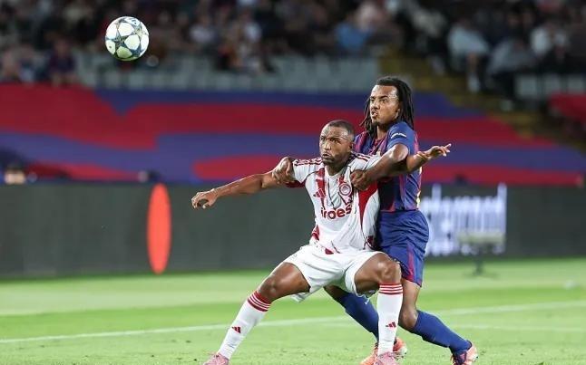 卡拉格：我不确定这样的后防线能否支撑巴萨赢得欧冠