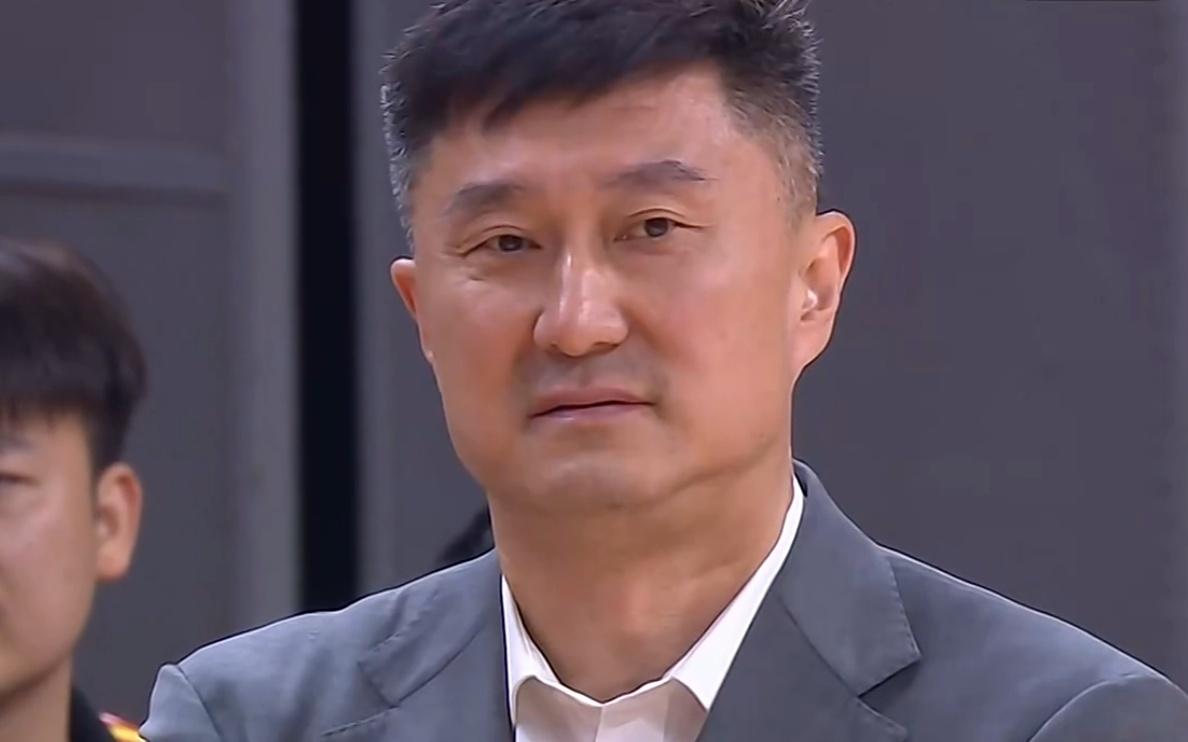 杜锋荒唐决定浪费广东1400万！陈老板罕见不满，朱芳雨被迫背锅