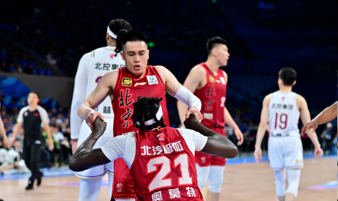 2外援合砍2分！宁波旧将联手来北京“诈骗”，京蜜：软的像老奶奶