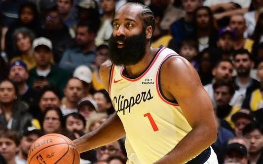 队记：哈登正在处理脚部酸痛但明日将