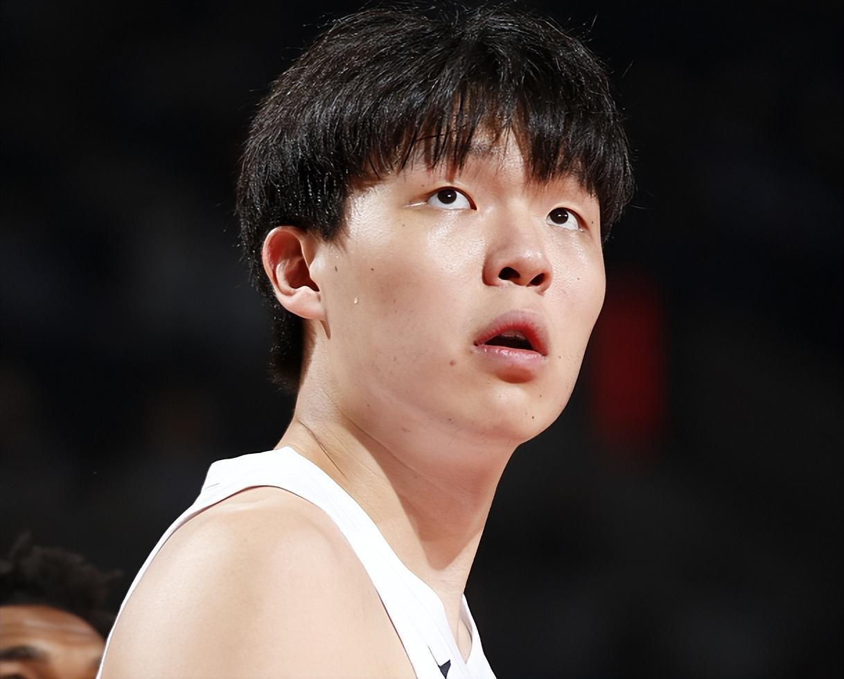 8分4板3助！杨瀚森超越大魔王，开拓者2