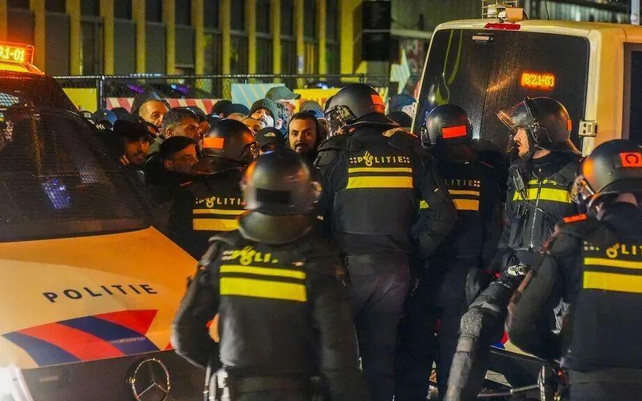 【荷兰】那不勒斯球迷被捕，被禁止进入荷兰埃因霍温市中心