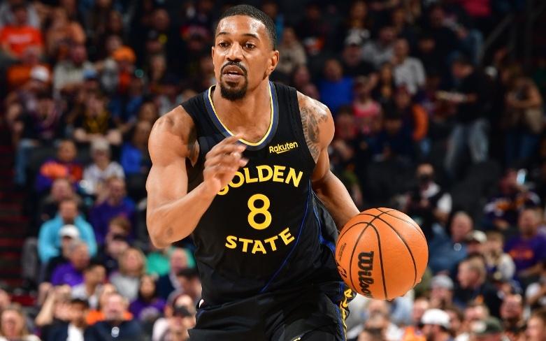 库里缺席逆转太阳14分！勇士5人上双命中20三分狄龙24+6丢关键球