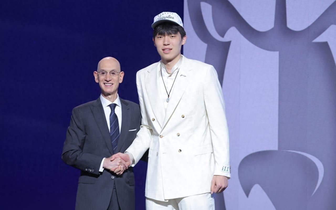 杨瀚森成NBA财富密码，开拓者零售额