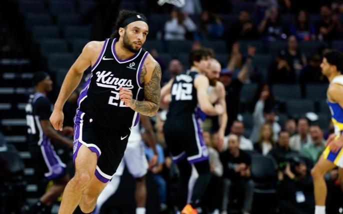 20分大逆转！鱼腩赢球却笑不出来：球迷早早退场，倒数第一丢了