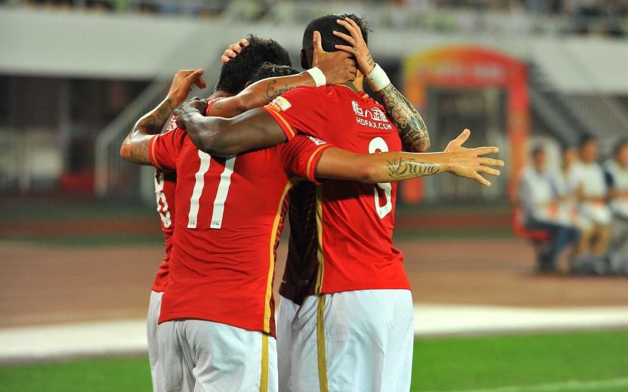 躺赚3亿！前中超天价巨星接近复出，曾