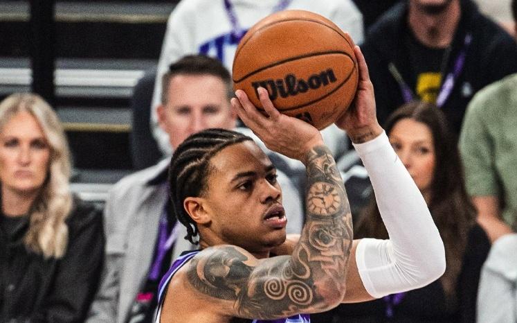 杰伦布朗23+6+10+2，白帝7记封盖一人完爆一队，凯尔特人复仇爵士