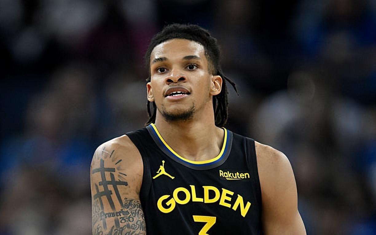 全队唯一靠谱的球员勇士后场新秀的成熟度真是远超预期