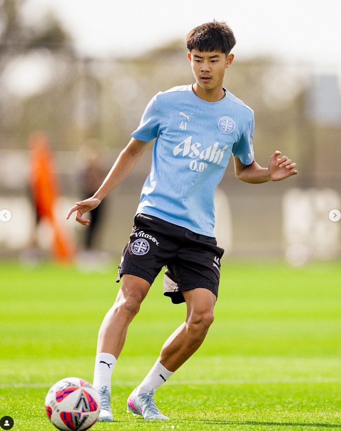 17岁华裔球员黄振文入选澳大利亚U18队，他本赛季15场澳超打进1球