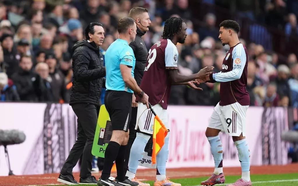 桑乔替补登场又被换下，埃梅里：这不是惩罚，而是战术决定