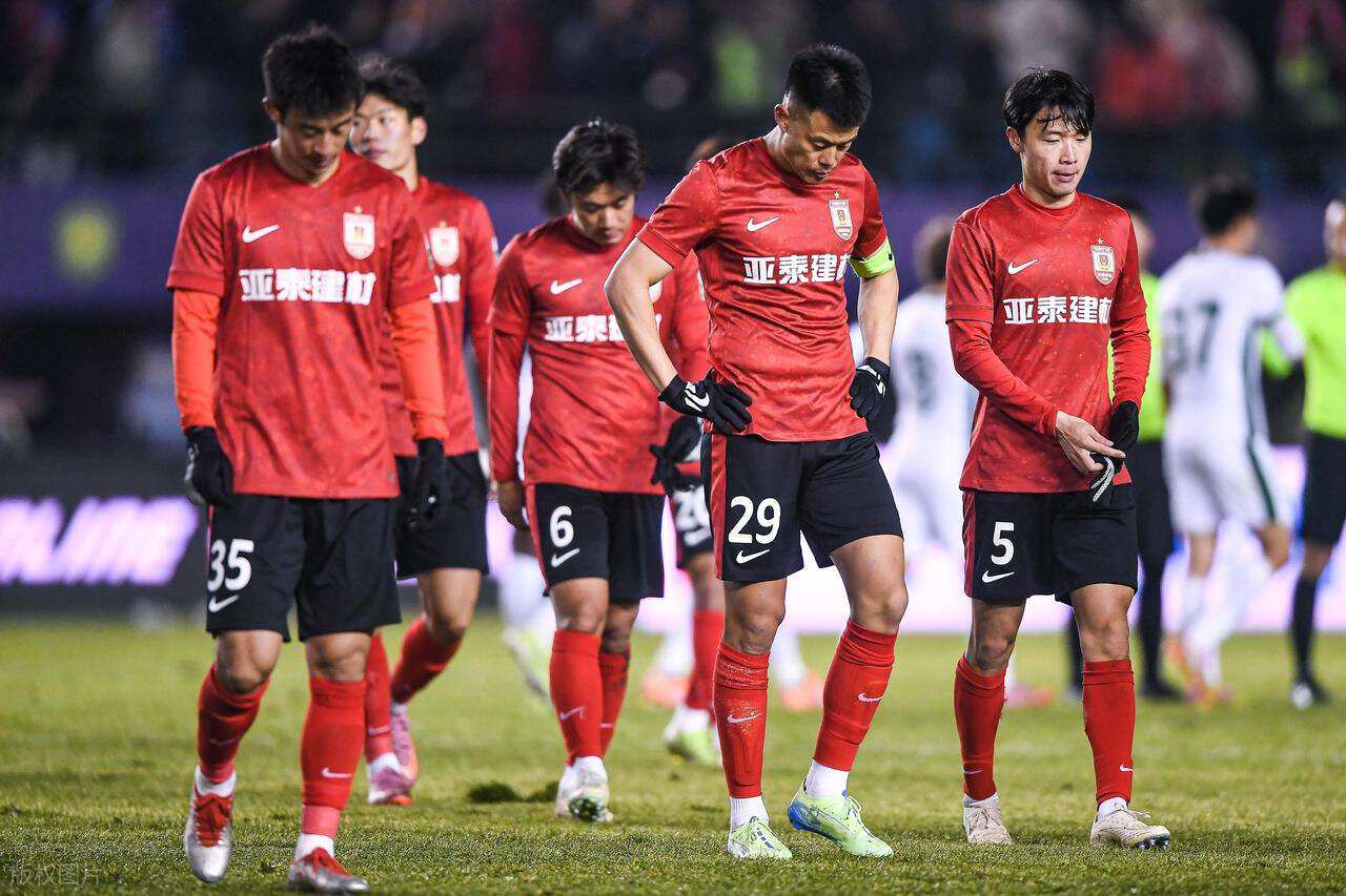 亚泰为何会提前一轮降级到中甲，背后