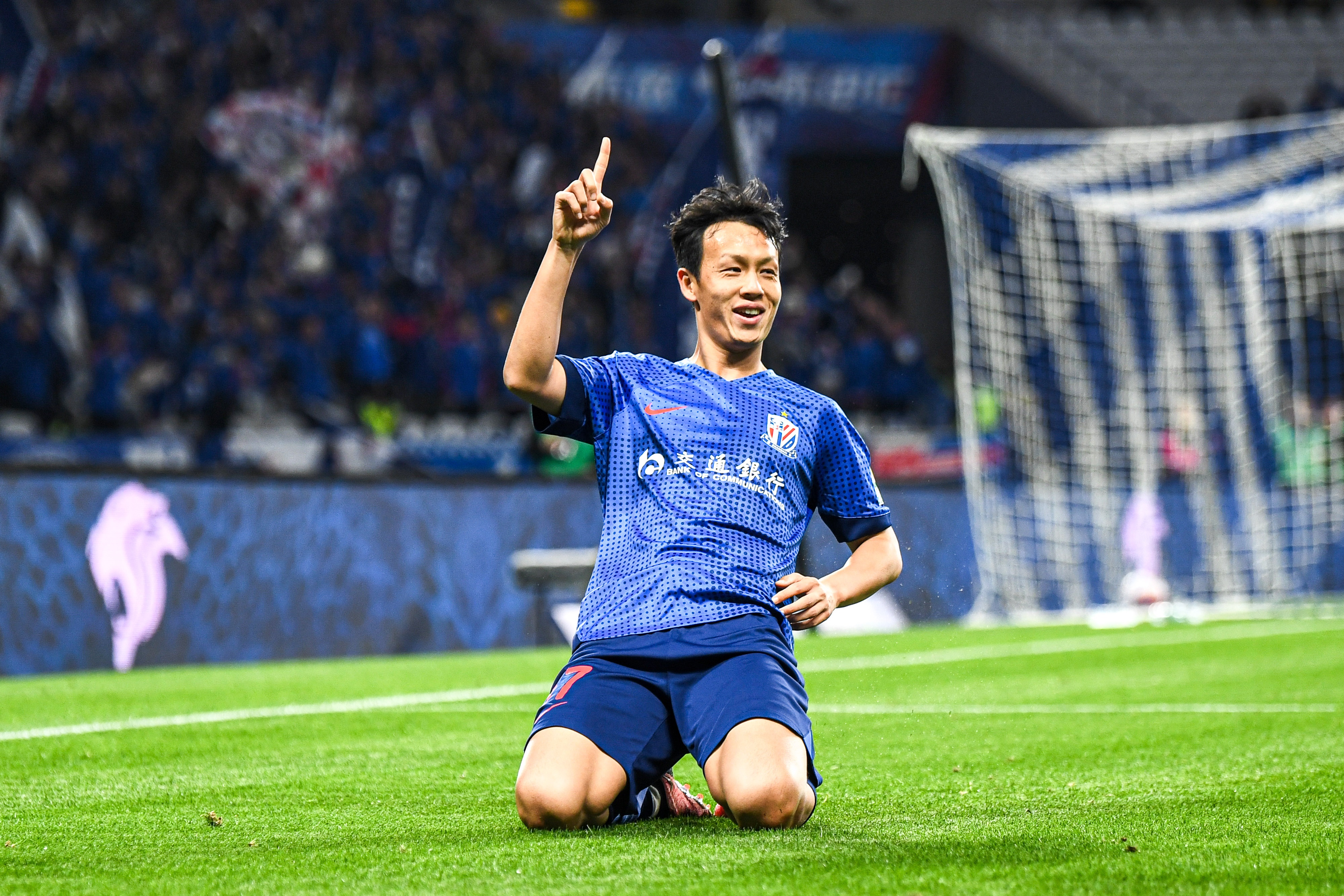 高天意：同年龄同场竞技过的对手，现在最有名的应该是库库雷利亚