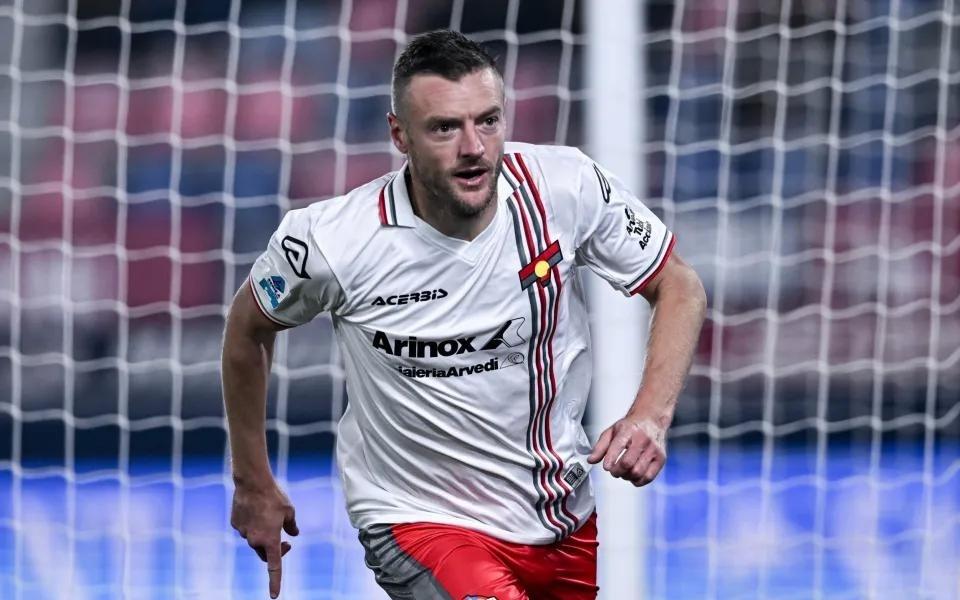 当选11月最佳球员，瓦尔迪是意甲首位获此殊荣的英格兰球员