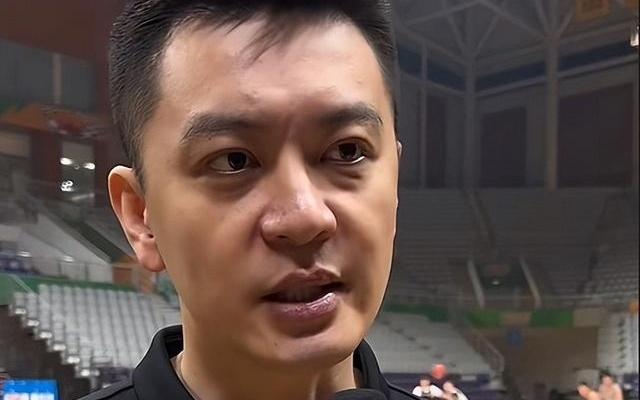 杨鸣谈CBA揭幕战：每一场比赛都跟战