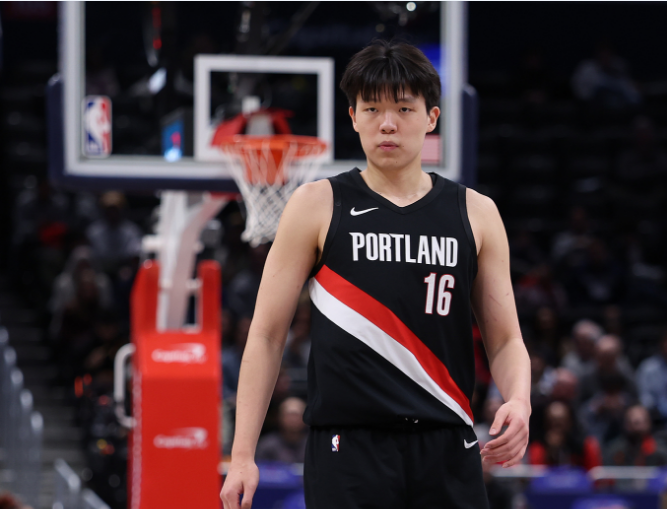 杨瀚森4分无缘对位偶像！掘金狂胜开拓者54分约基奇32+9+7