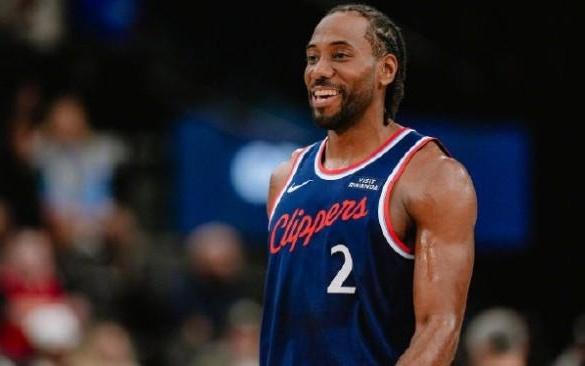 战神卡，伦纳德出场32分钟&20中15爆砍45分5板5助，正负值+41