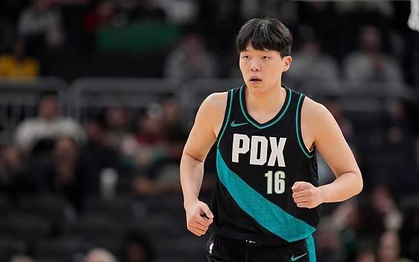 又是折返跑的一天，杨瀚森登场6分钟1中0得到1板1助&遭隔扣