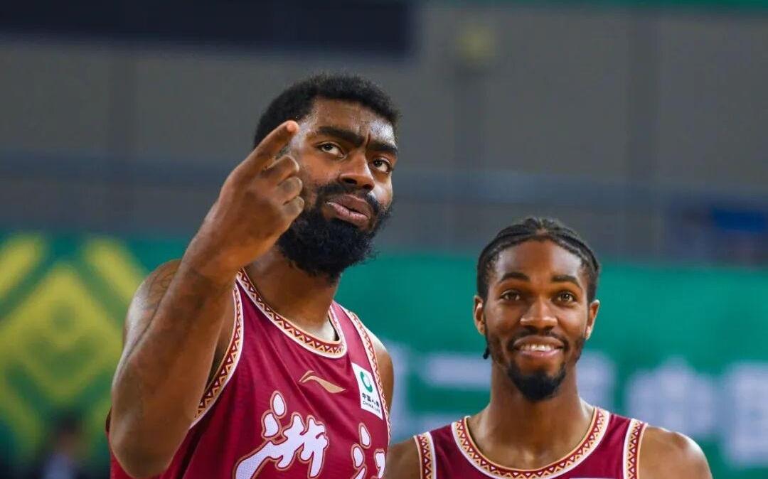 【CBA俱乐部杯】小组赛全胜出线，浙江稠州金租9485胜新疆伊力特！