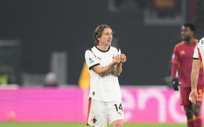 斯基拉：米兰视莫德里奇为关键球员，正努力说服他留队